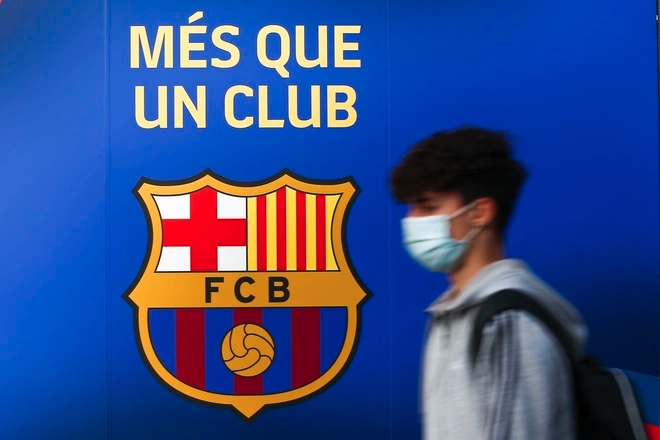 Super League là lối thoát cuối cùng của Barcelona