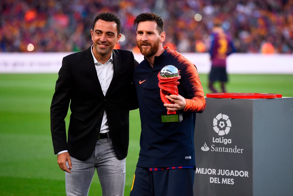 Xavi cập nhật khả năng tái hợp Messi