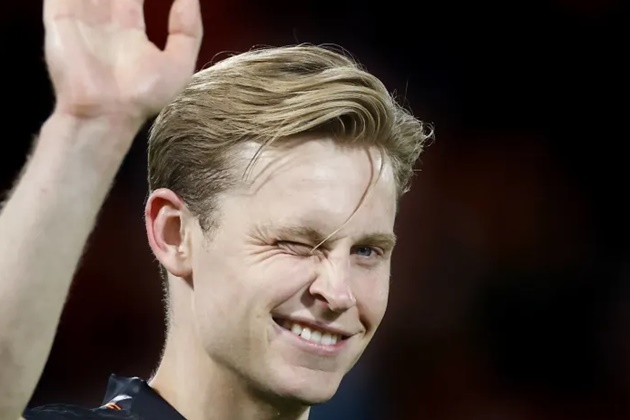 Arsenal "đau đầu" vì De Jong