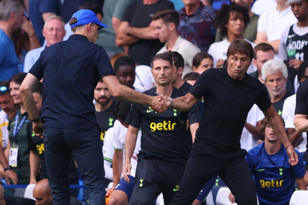 Tottenham giành điểm trên tay Chelsea: Ngọn lửa Conte