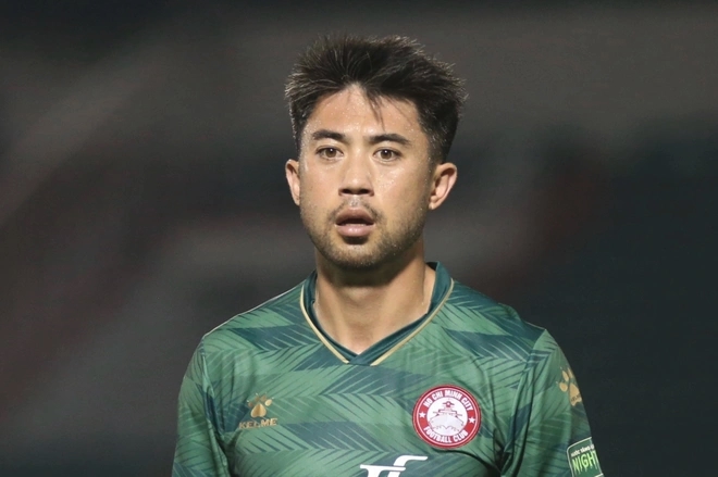 Lee Nguyễn được khen đẳng cấp