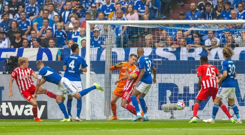 Đội bóng Bundesliga tạo ra tỷ số với xác suất 0,012%