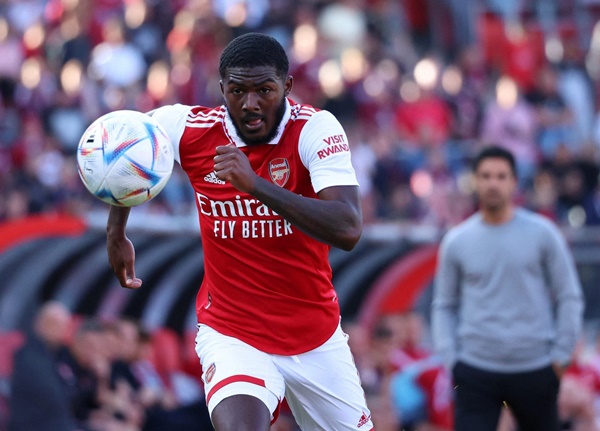Lựa chọn nào cho người ngoài cuộc tại Arsenal?
