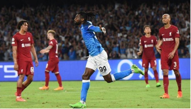 Công cùn thủ kém, Liverpool thua sốc 1-4