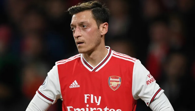 PSG lặp lại thủ thuật chuyển nhượng của Arsenal