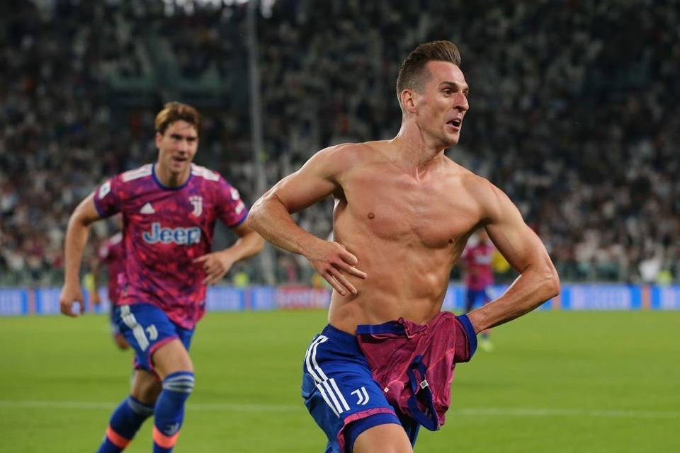 4 thẻ đỏ, VAR tước bàn thắng tạo nên trận cầu điên rồ của Juventus