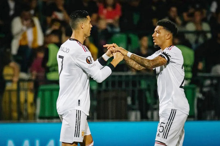 Ronaldo 'giải hạn', M.U có thắng lợi đầu tiên ở Europa League