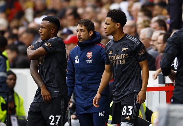 Arsenal trình làng cầu thủ làm nên lịch sử Premier League 