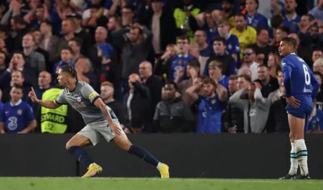 Bổ nhiệm tân giám đốc, 4 'ngọc quý' Salzburg để Chelsea chiêu mộ
