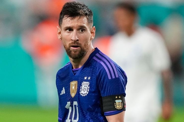 Chị gái Ronaldo mỉa mai Messi