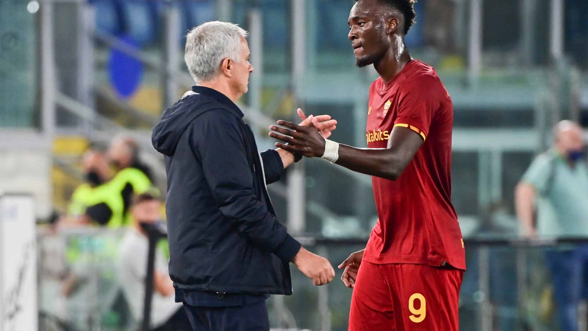 Ảnh bài viết Chói sáng ở Ý, Tammy Abraham "quay xe" với Mourinho