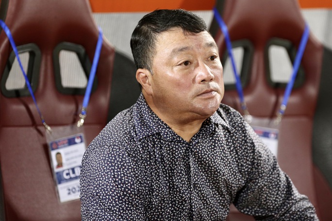 HLV Trương Việt Hoàng chia tay CLB TP HCM