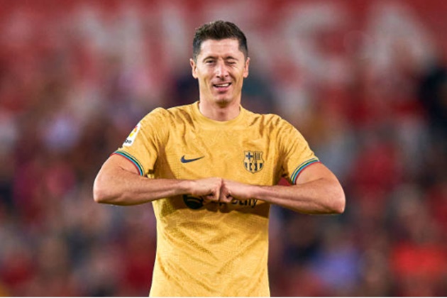 Lewandowski xử lý đẳng cấp, Barca chiếm ngôi đầu La Liga