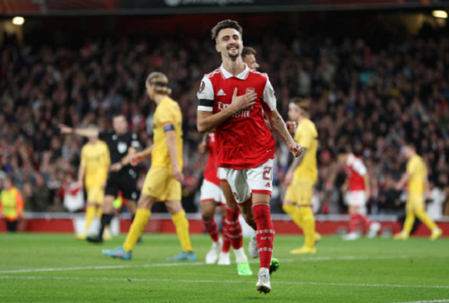 Kép phụ lên tiếng, Arsenal thắng dễ '3 sao'