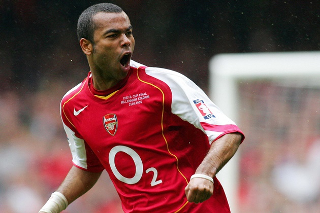 11 ngôi sao bị Wenger tống khứ tại Arsenal: Huyền thoại bị căm ghét