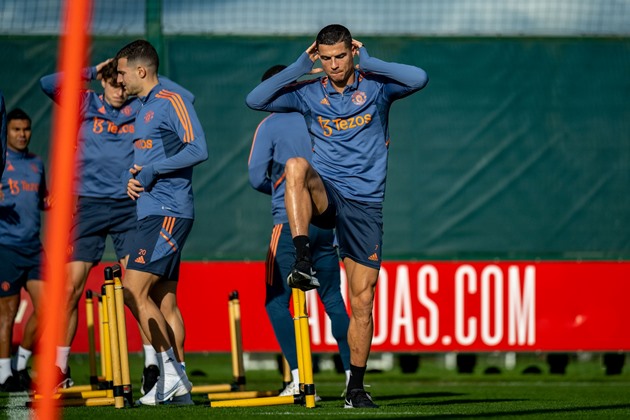 Ronaldo có thêm người cạnh tranh; Martinez khiến Rashford cười lớn