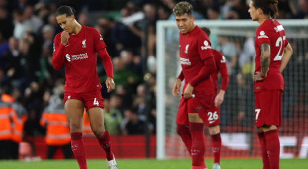 Phung phí cơ hội, Liverpool thua sốc trên sân Anfield