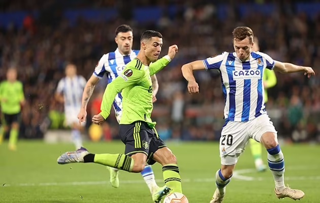 Chủ tịch cười nhạo về thông tin mua Ronaldo