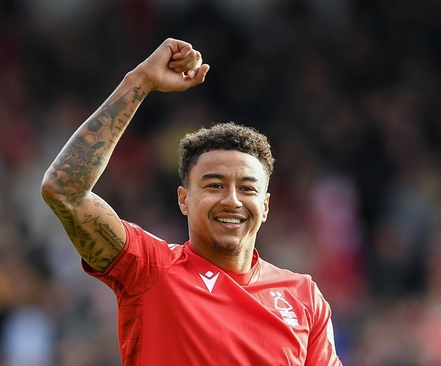 Tottenham ôm hận với Lingard; Liverpool hút chết trên chấm penalty