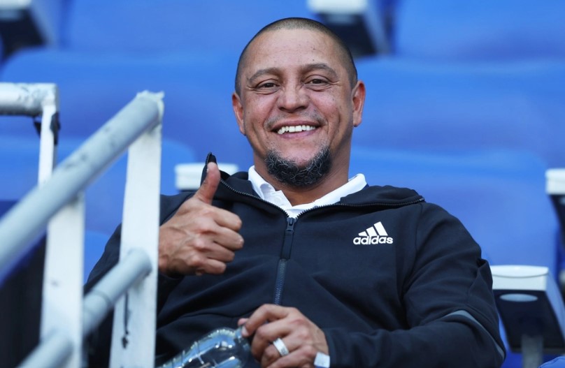 Roberto Carlos: 'Kane và Arnold đủ sức đá cho tuyển Brazil'