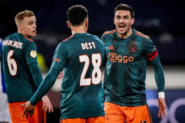 Ten Hag giúp M.U thoát khỏi "Van de Beek 2.0"