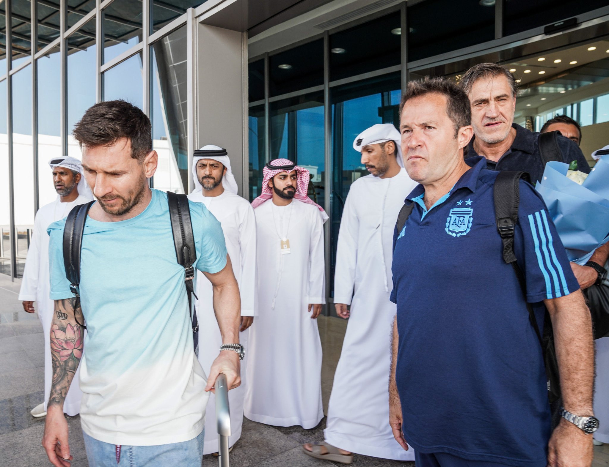 Messi và dàn sao Argentina bay sang UAE hội quân