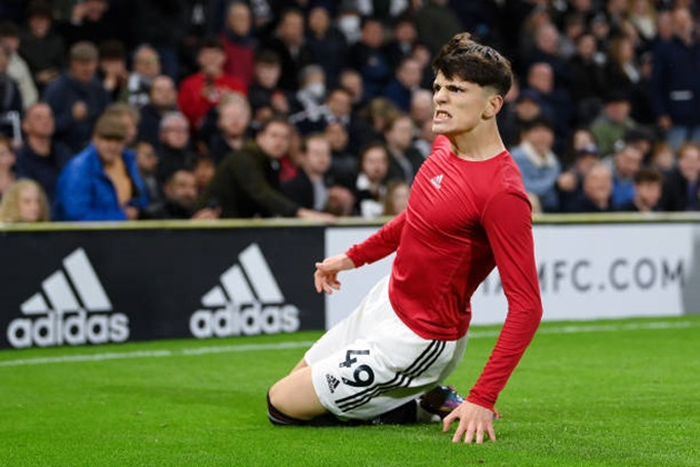 Neville chỉ ra điểm tương đồng giữa Garnacho và Ronaldo