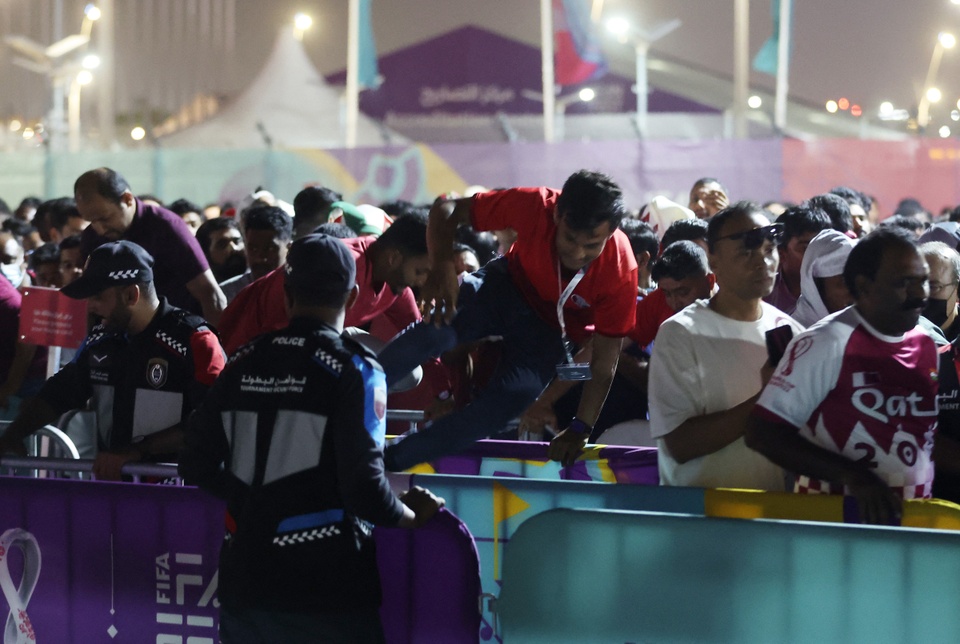 Cảnh sát Qatar máu lạnh, nguy cơ tái hiện thảm kịch giẫm đạp