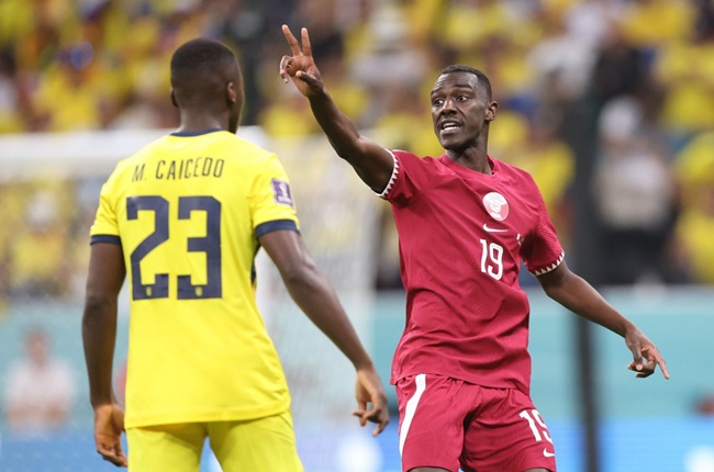 Qatar bị Ecuador hạ đo ván: Khi chủ nhà còn chẳng dám "đá bóng"