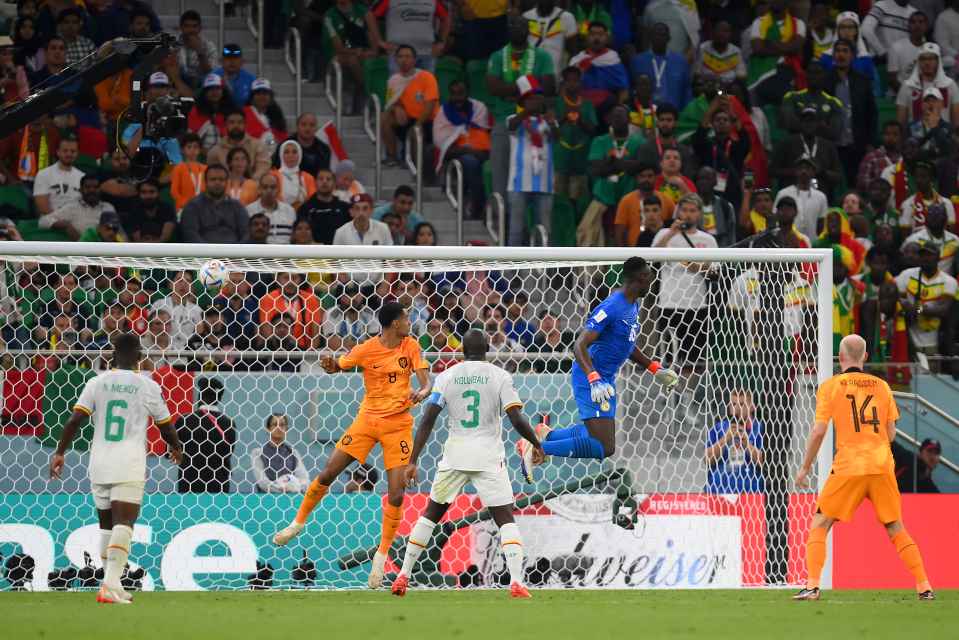 5 điểm nhấn Senegal 0-2 Hà Lan: Hai thái cực; Quyết định quá dễ cho M.U