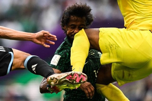 Thái tử Saudi Arabia điều phi cơ đưa cầu thủ sang Đức trị chấn thương