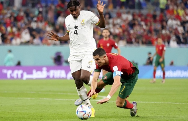 Ronaldo được gọi là thiên tài sau quả phạt đền tranh cãi