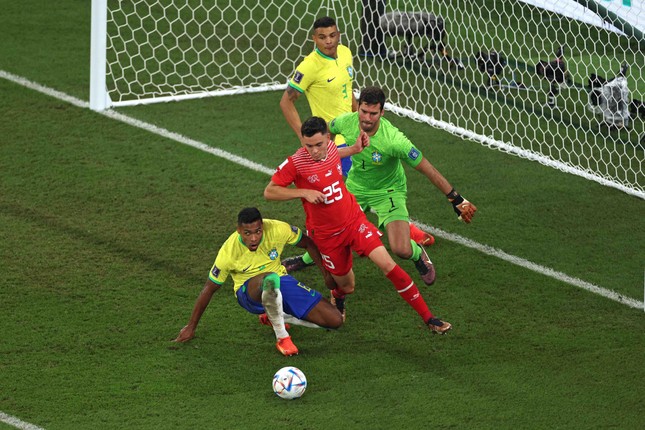 TRỰC TIẾP Brazil 1-0 Thụy Sĩ (KT): Siêu phẩm của Casemiro