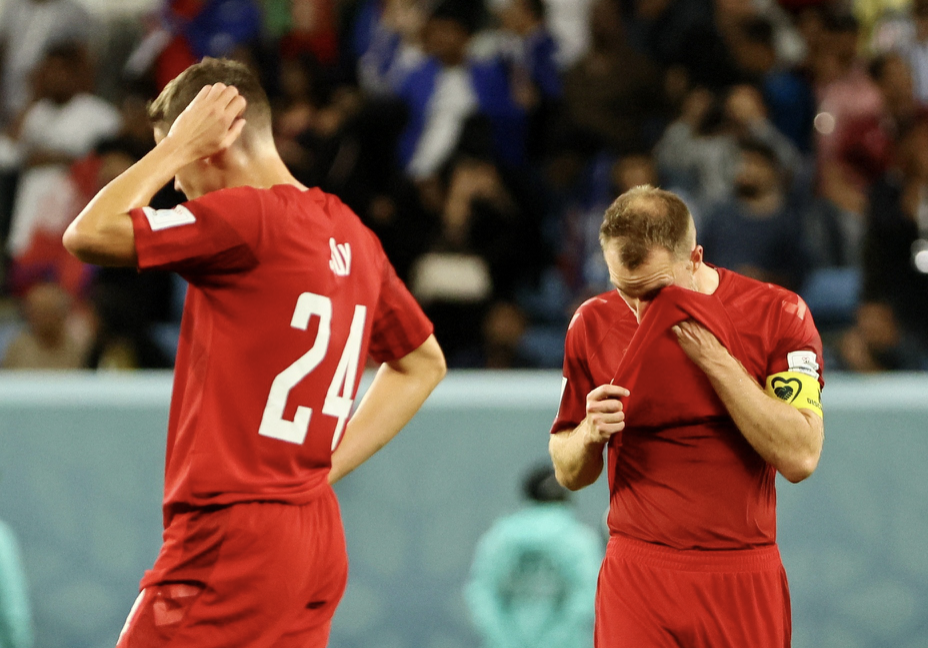 Ảnh bài viết Eriksen rơi nước mắt trong ngày Đan Mạch bị loại khỏi World Cup
