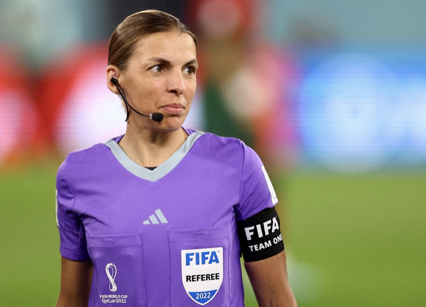 Người phụ nữ phá vỡ lịch sử World Cup