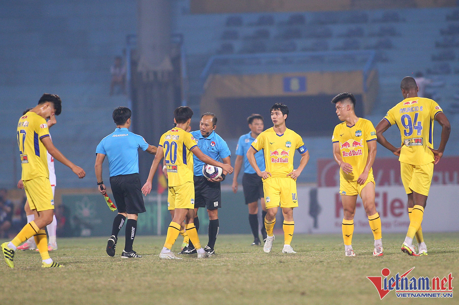 V-League 2022 điểm mặt anh tài: HAGL nhà bầu Đức... lạc trôi