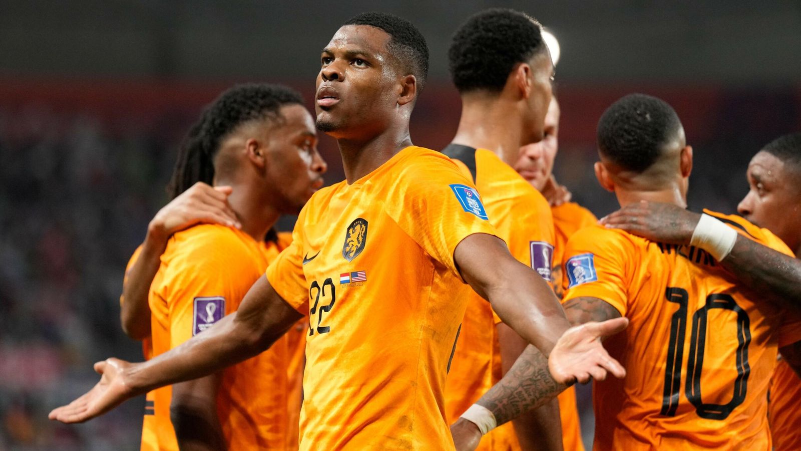 5 điểm nhấn Hà Lan 3-1 Mỹ: Van Gaal cao tay; Cặp wingbacks đáng gờm