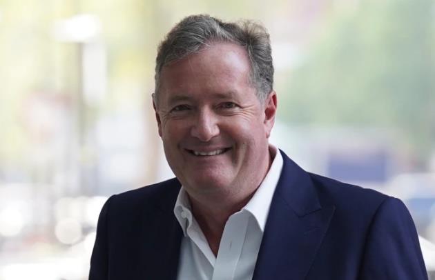 Piers Morgan thúc giục Arsenal chiêu mộ người hùng của Hà Lan