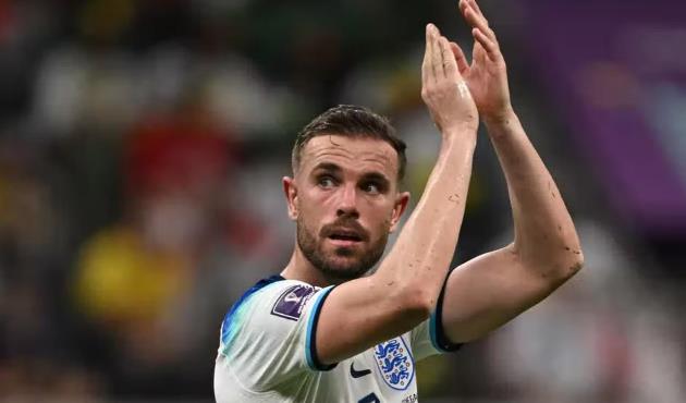 Jude Bellingham: "Tôi nghe thấy những điều rác rưởi về Jordan Henderson"
