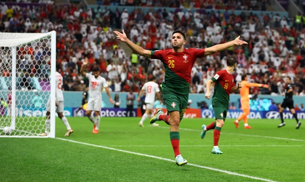 Đến lúc Goncalo Ramos thay Ronaldo