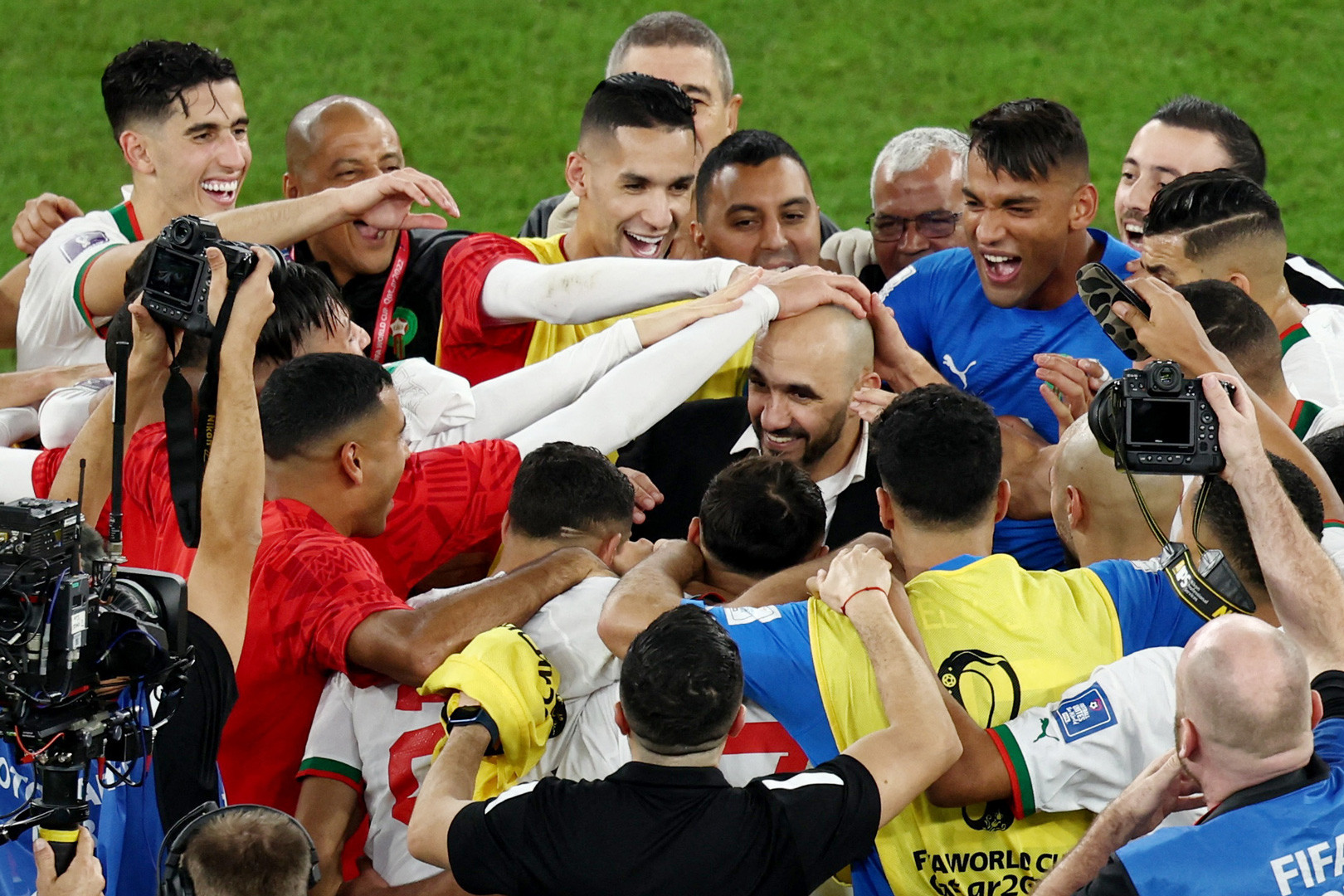 Walid Regragui: Từ 'đầu bơ' đến siêu anh hùng Maroc