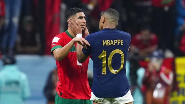 Khoảnh khắc đắt giá giữa Mbappe và Hakimi