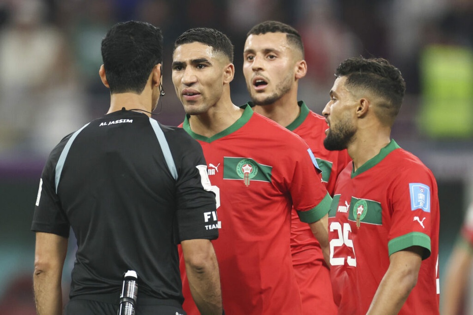 Hakimi trút giận lên chủ tịch FIFA