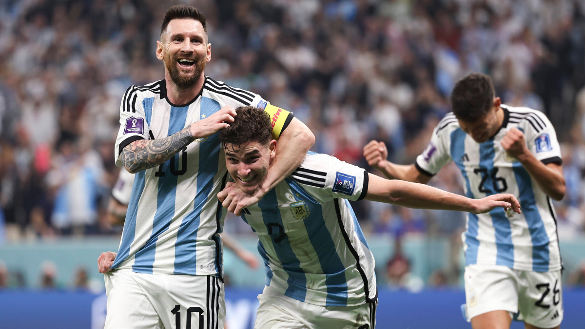 Tổng thống Argentina quyết định ngồi nhà xem chung kết World Cup