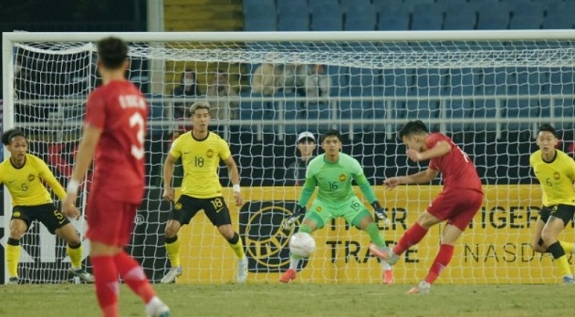 Ảnh bài viết TRỰC TIẾP Việt Nam 3-0 Malaysia (KT): Quang Hải kiến tạo, Hoàng Đức ghi bàn