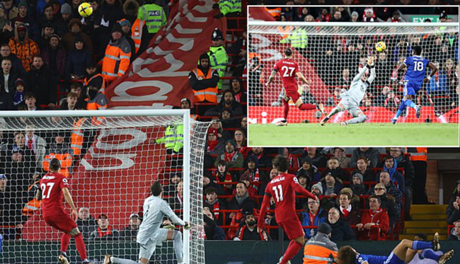 Leicester 'tự hủy', Liverpool ngược dòng theo cách khó tin