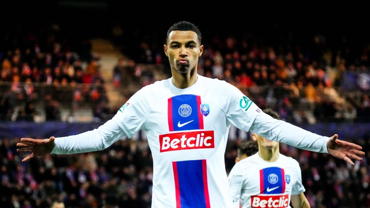 Tiền đạo 20 tuổi giúp PSG thắng đội hạng Ba