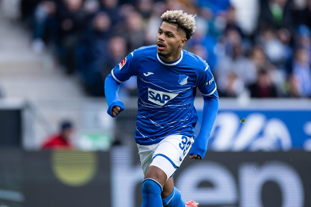 Leeds rục rịch chiêu mộ 'Neymar của Bundesliga'