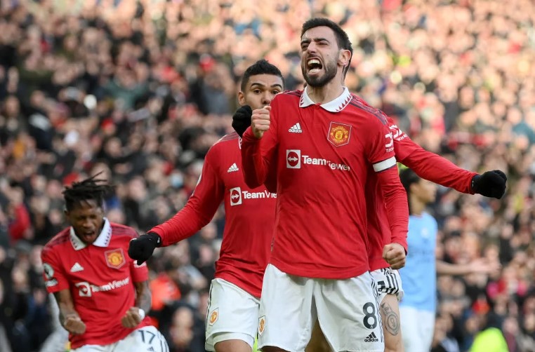 Man United ghi bàn, trọng tài bị chỉ trích không hiểu luật bóng đá 