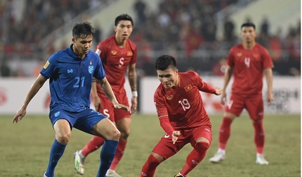 HLV Thái Lan chê bai V-League; "Quang Hải chỉ là sản phẩm truyền thông"